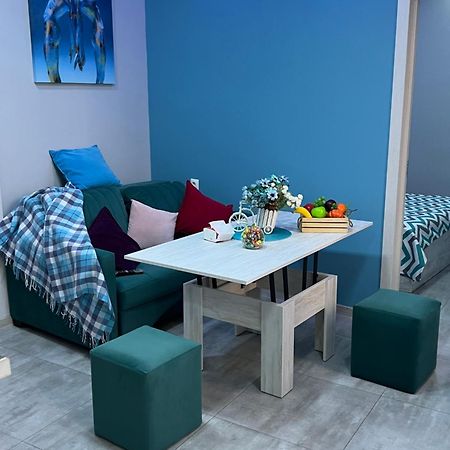 Cool Blue Interior Self Check In Apartment Yerevan Ngoại thất bức ảnh