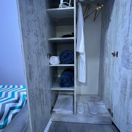 Cool Blue Interior Self Check In Apartment Yerevan Ngoại thất bức ảnh