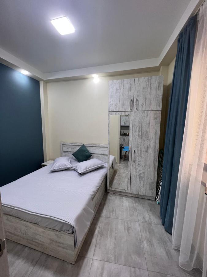 Cool Blue Interior Self Check In Apartment Yerevan Ngoại thất bức ảnh