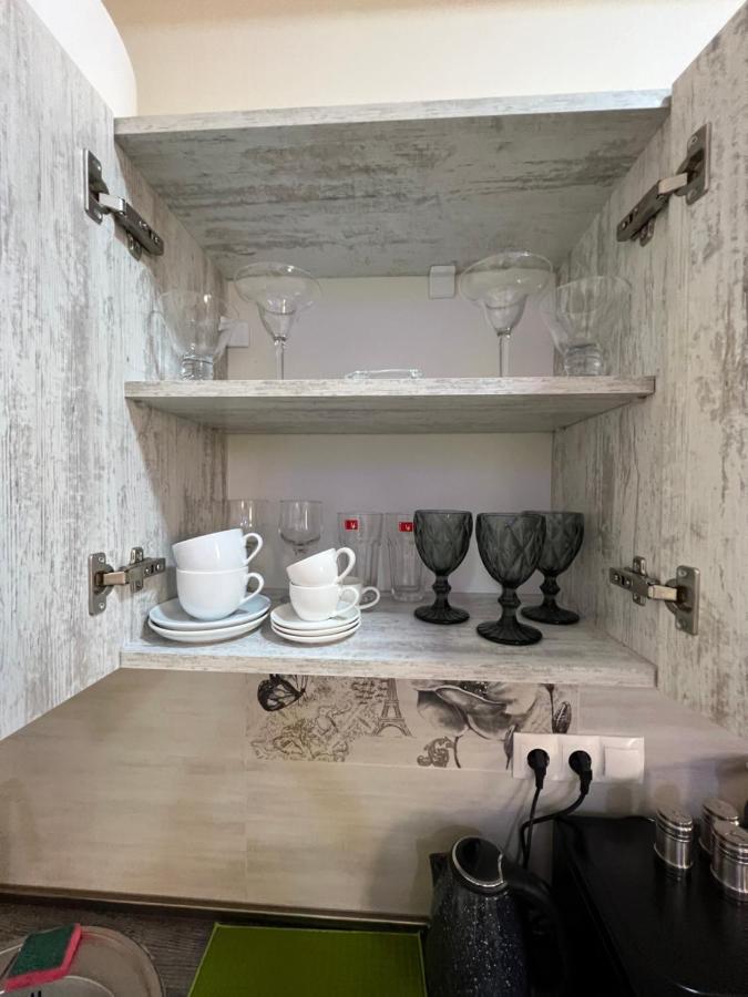 Cool Blue Interior Self Check In Apartment Yerevan Ngoại thất bức ảnh