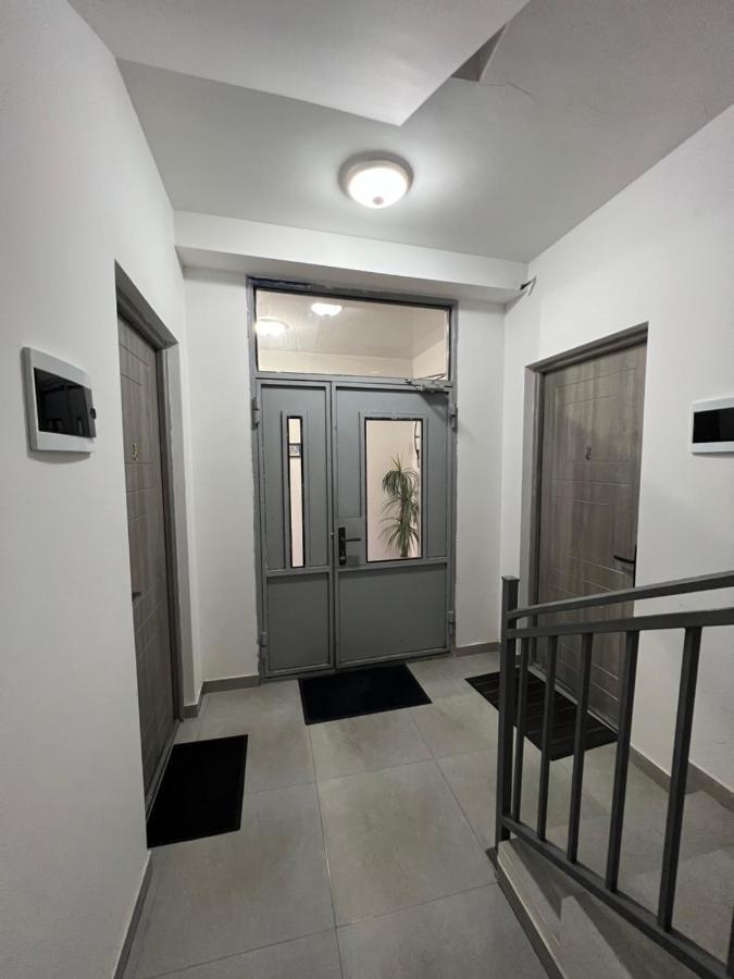 Cool Blue Interior Self Check In Apartment Yerevan Ngoại thất bức ảnh