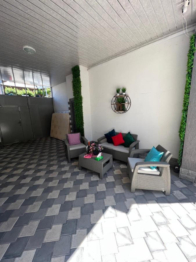 Cool Blue Interior Self Check In Apartment Yerevan Ngoại thất bức ảnh