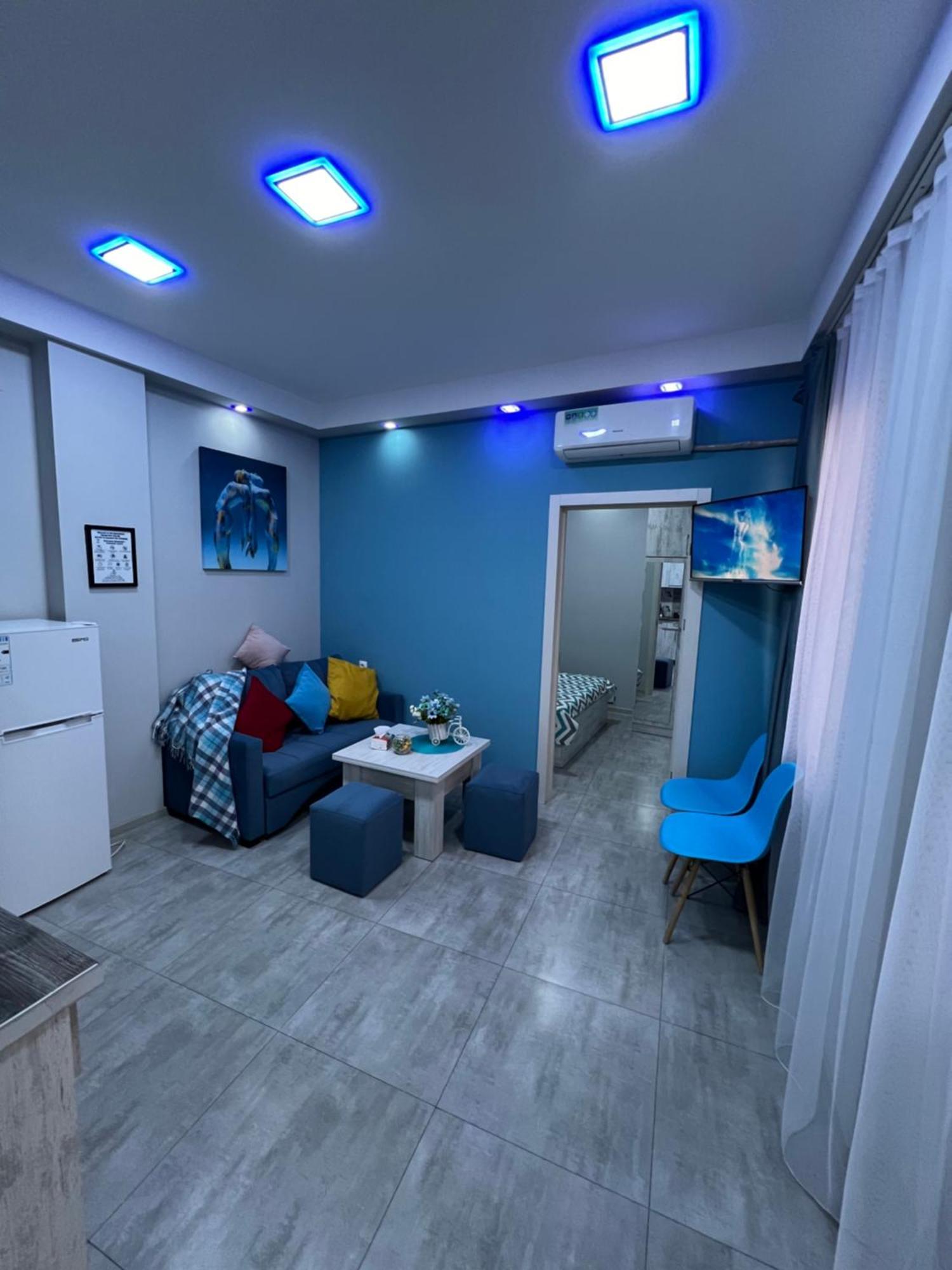 Cool Blue Interior Self Check In Apartment Yerevan Ngoại thất bức ảnh