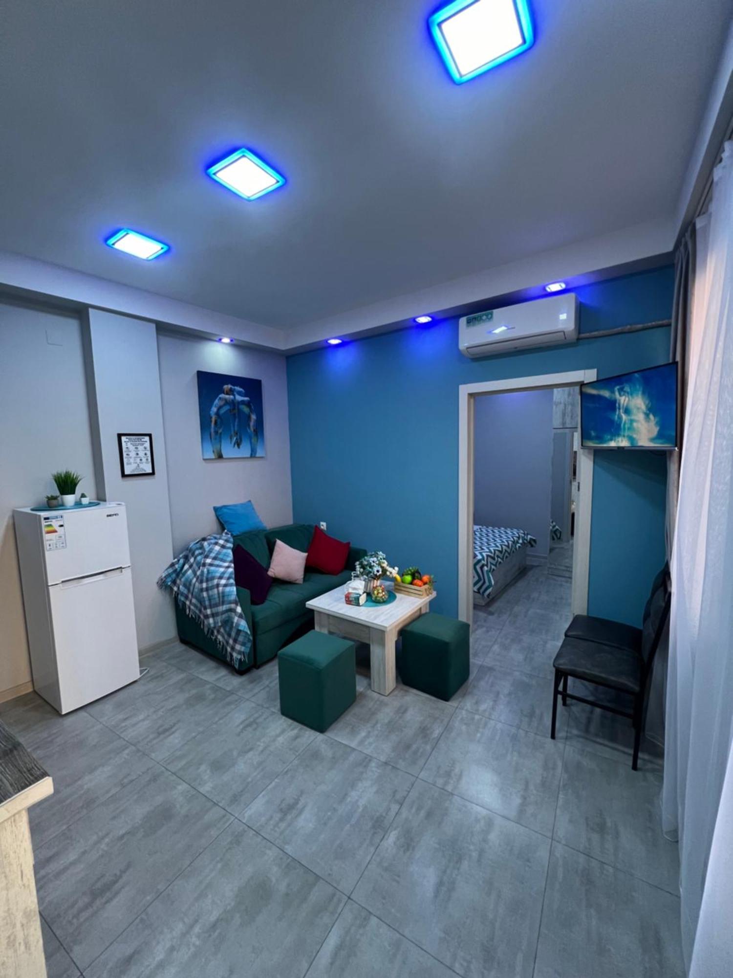 Cool Blue Interior Self Check In Apartment Yerevan Ngoại thất bức ảnh