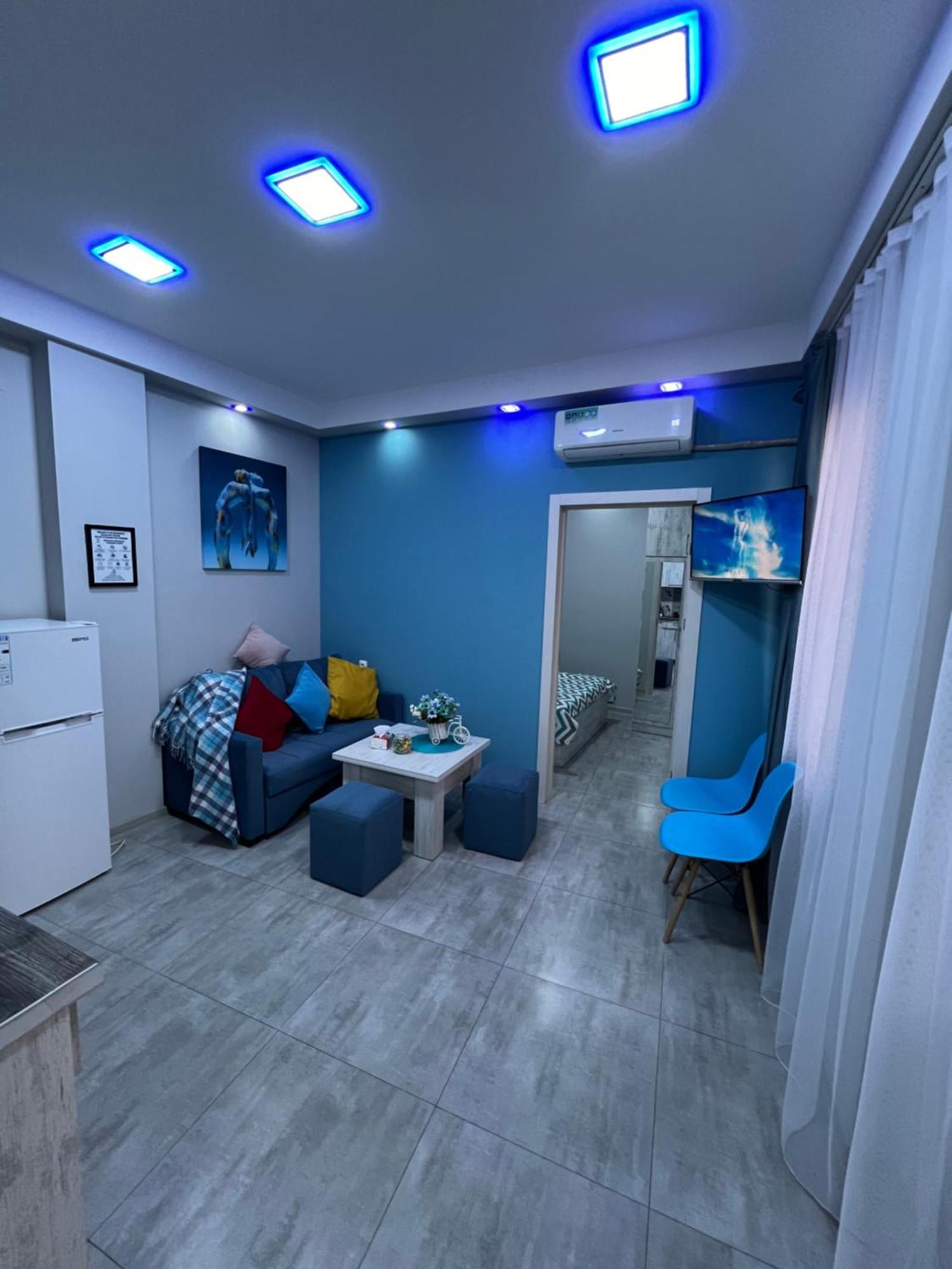 Cool Blue Interior Self Check In Apartment Yerevan Ngoại thất bức ảnh