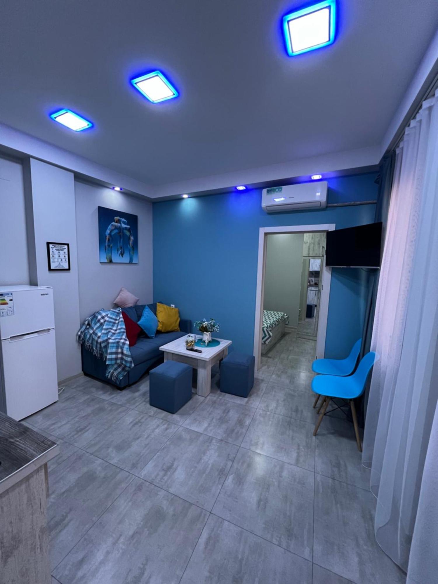 Cool Blue Interior Self Check In Apartment Yerevan Ngoại thất bức ảnh